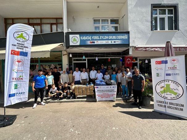 Kabataş İlçemizde Güreş ve Tekvando Ile Ilgilenen Öğrencilerimize Ekipman Alımı