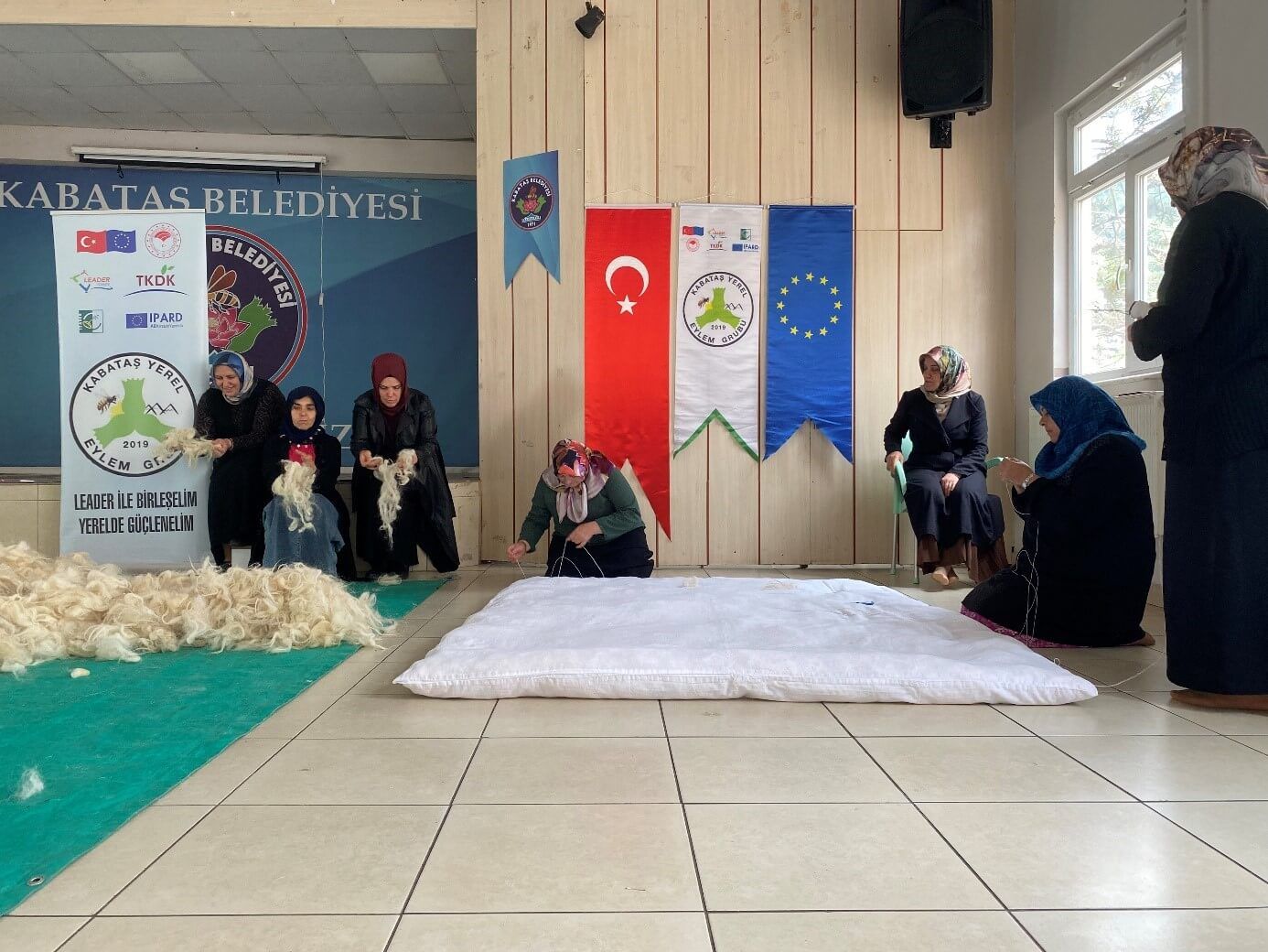 Kabataş’ta Ev Hanımlarına Yün Yorgan Yapımı ve Dikimi Eğitimi